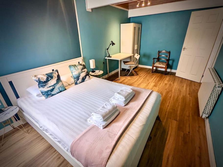Cosy 2-Bedroom House In Leith Единбург Екстер'єр фото