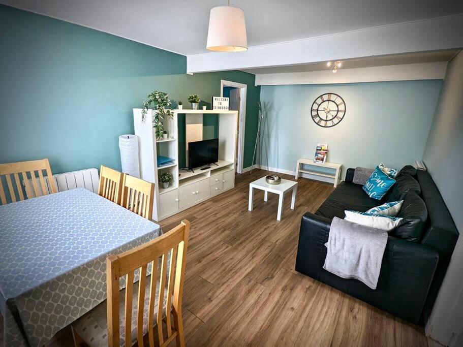Cosy 2-Bedroom House In Leith Единбург Екстер'єр фото